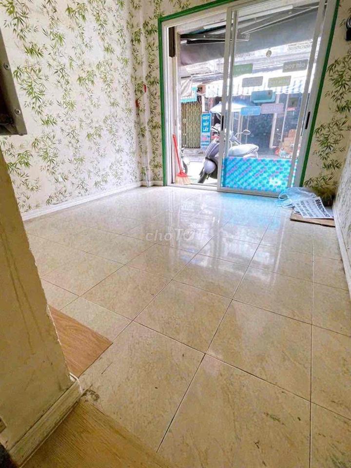 nhà mặt tiền nằm giữa 2 chợ sầm uất tiện kinh doanh