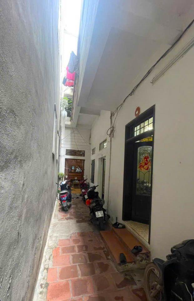 BÁN GẤP CĂN NHÀ VỊ TRÍ VÀNG SÁT MẶT PHỐ HOA LÂM, VIỆT HƯNG, LONG BIÊN 