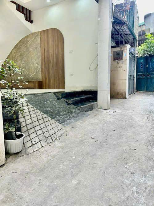 BÁN GẤP NHÀ PHỐ VIP CHÙA BỘC – LÔ GÓC HIẾM – 40M² × 5 TẦNG – 7 PHÒNG CHO THUÊ – CÁCH MẶT PHỐ 20M – CHỈ 12,9 TỶ (TL)