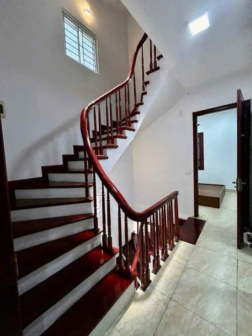 BÁN GẤP NHÀ PHỐ VIP CHÙA BỘC – LÔ GÓC HIẾM – 40M² × 5 TẦNG – 7 PHÒNG CHO THUÊ – CÁCH MẶT PHỐ 20M – CHỈ 12,9 TỶ (TL)