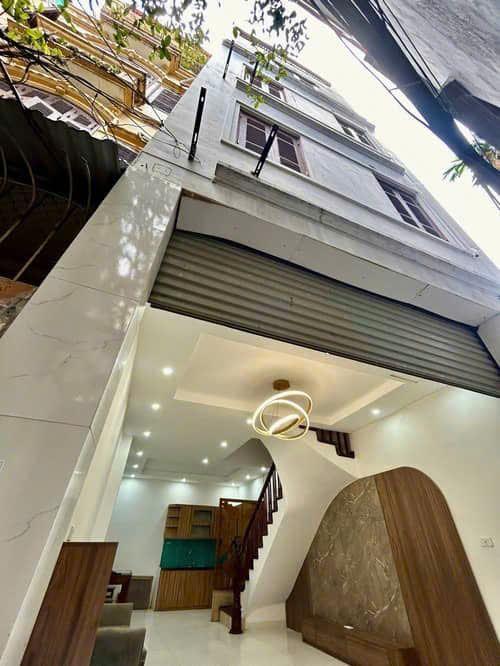 BÁN GẤP NHÀ PHỐ VIP CHÙA BỘC – LÔ GÓC HIẾM – 40M² × 5 TẦNG – 7 PHÒNG CHO THUÊ – CÁCH MẶT PHỐ 20M – CHỈ 12,9 TỶ (TL)