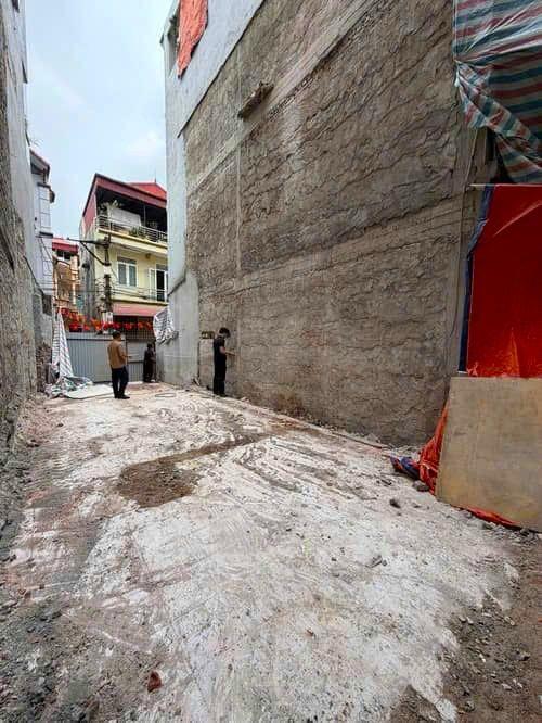 BÁN GẤP NHÀ ĐẸP VIỆT HƯNG – LONG BIÊN | Ô TÔ VÀO NHÀ | NGÕ THÔNG | 50M² | GIÁ CHỈ 9,8 TỶ (THƯƠNG LƯỢNG)