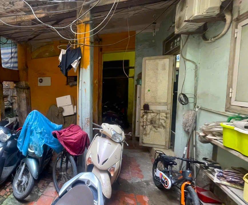 BÁN GẤP NHÀ PHỐ CỔ HOÀN KIẾM – SÁT MẶT PHỐ PHÙNG HƯNG – VÀI BƯỚC RA HỒ GƯƠM – 35M² SỬ DỤNG – CHỈ 3 TỶ (TL)