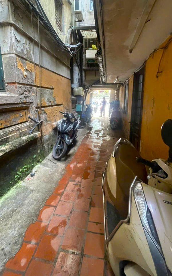 BÁN GẤP NHÀ PHỐ CỔ HOÀN KIẾM – SÁT MẶT PHỐ PHÙNG HƯNG – VÀI BƯỚC RA HỒ GƯƠM – 35M² SỬ DỤNG – CHỈ 3 TỶ (TL)