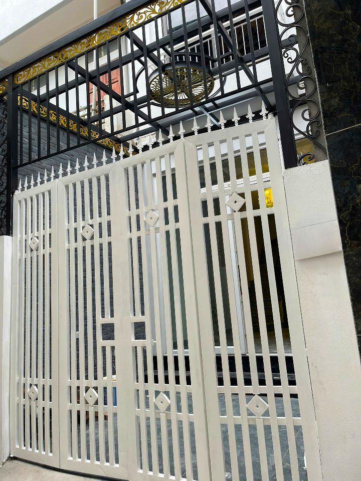 BÁN GẤP NHÀ ĐẸP THẠCH BÀN – LONG BIÊN | 44M² x 4 TẦNG | 4PN | CÓ SÂN ĐỂ XE | CHỈ 300M ĐẾN AEON MALL | 8,95 TỶ TL