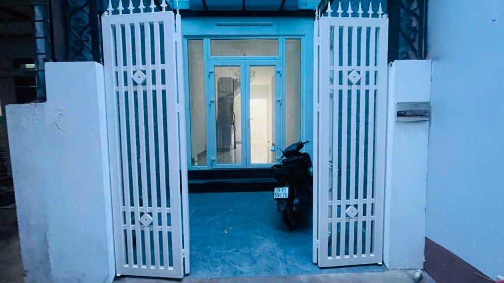 BÁN GẤP NHÀ ĐẸP THẠCH BÀN – LONG BIÊN | 44M² x 4 TẦNG | 4PN | CÓ SÂN ĐỂ XE | CHỈ 300M ĐẾN AEON MALL | 8,95 TỶ TL