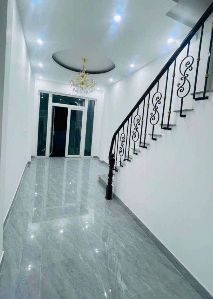 BÁN GẤP NHÀ ĐẸP THẠCH BÀN – LONG BIÊN | 44M² x 4 TẦNG | 4PN | CÓ SÂN ĐỂ XE | CHỈ 300M ĐẾN AEON MALL | 8,95 TỶ TL