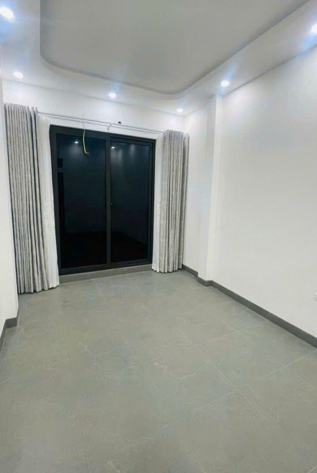 BÁN GẤP NHÀ ĐẸP THẠCH BÀN – LONG BIÊN | 44M² x 4 TẦNG | 4PN | CÓ SÂN ĐỂ XE | CHỈ 300M ĐẾN AEON MALL | 8,95 TỶ TL