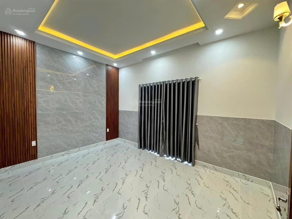 Cần cho thuê nhà mặt tiền đường hoa đào p. 2 q. phú nhuận ngay trung tâm phan xích long