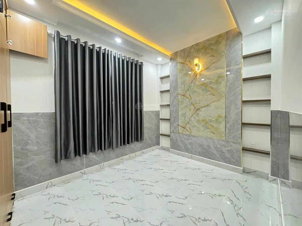 Cần cho thuê nhà mặt tiền đường hoa đào p. 2 q. phú nhuận ngay trung tâm phan xích long