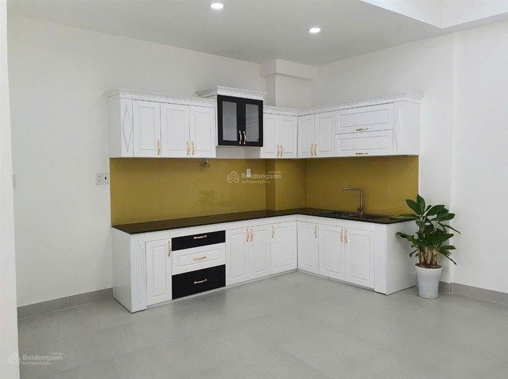 Cần cho thuê nhà mặt tiền đường số 3 cư xá đô thành p. 4 q. 3