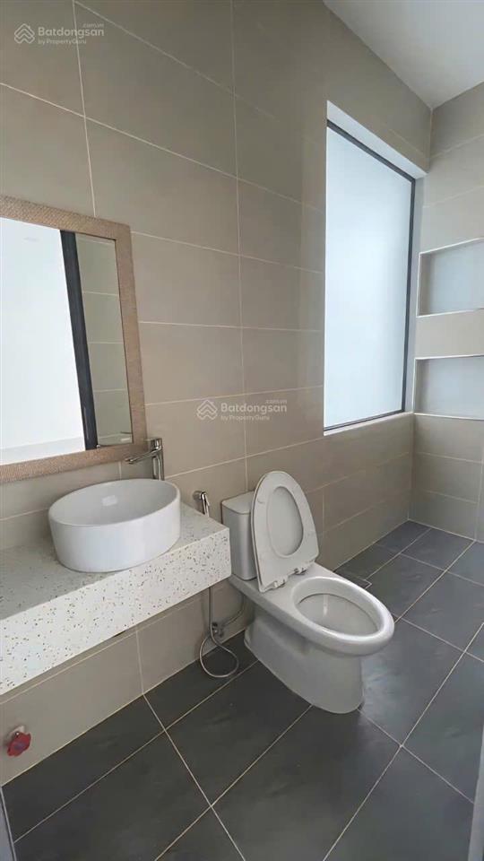 Cần cho thuê nhà mt đường kênh tân hóa p.phú trung q.tân phú