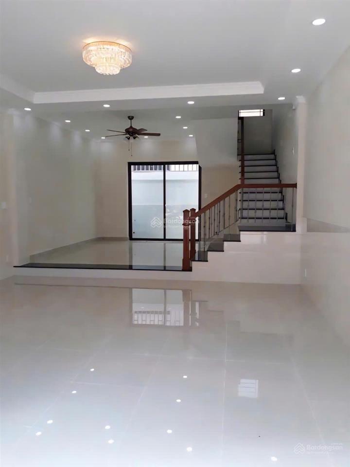 Cần cho thuê nhà mt đường kênh tân hóa p.phú trung q.tân phú