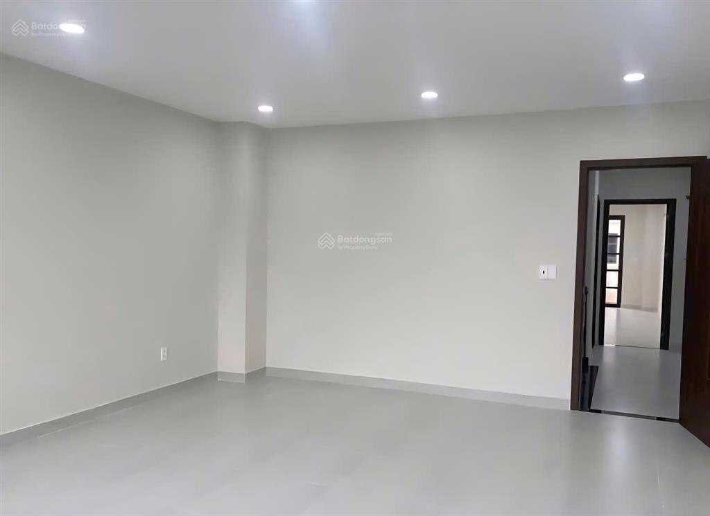 Cần cho thuê nhà mt 63b đường 3/2 p. 10 q. 10