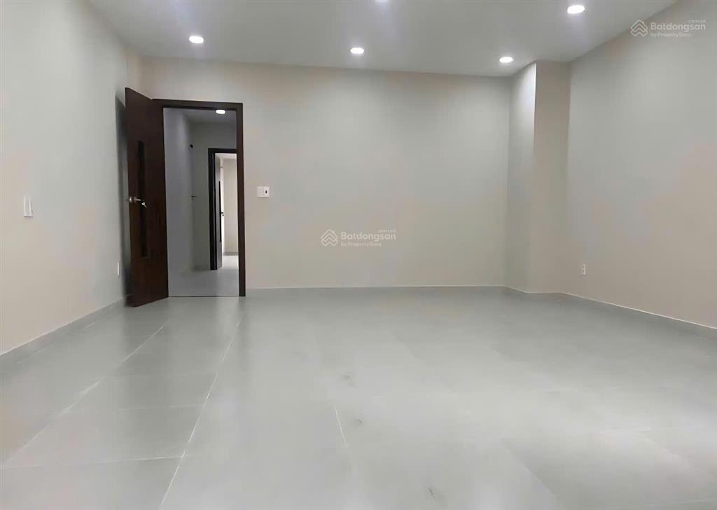 Cần cho thuê nhà mt 63b đường 3/2 p. 10 q. 10