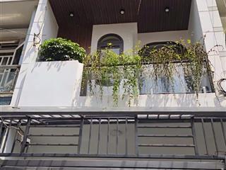 Cần cho thuê nhà 493/6a cmt8 p.13 q.10 gần khúc tô hiến thành.