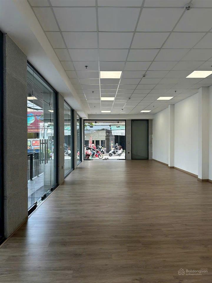 Cần cho thuê nhà góc 2 mặt tiền phổ quang p.9 q.phú nhuận.