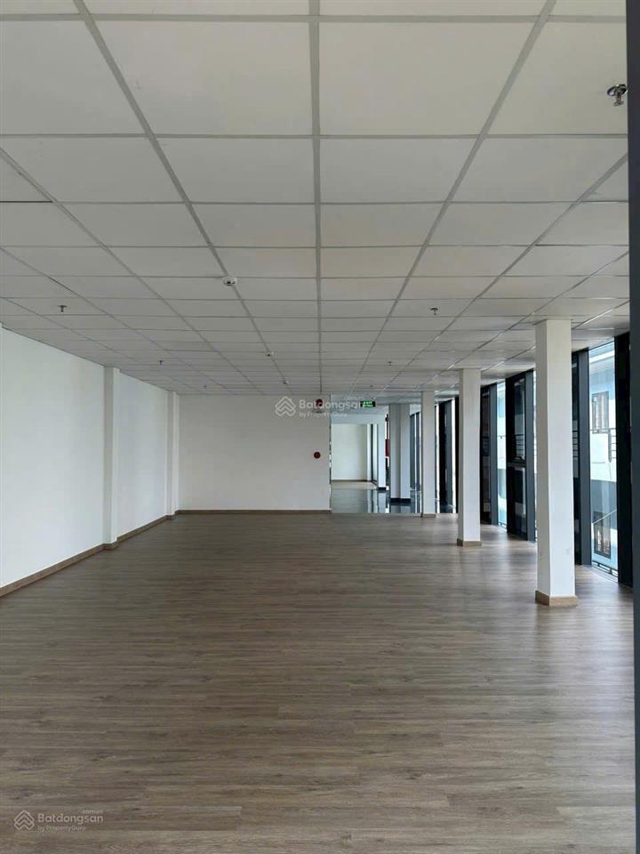 Cần cho thuê nhà góc 2 mặt tiền phổ quang p.9 q.phú nhuận.