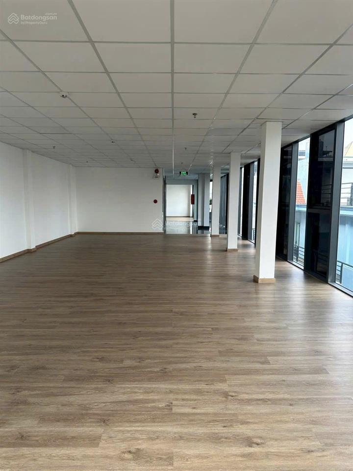 Cần cho thuê nhà góc 2 mặt tiền phổ quang p.9 q.phú nhuận.