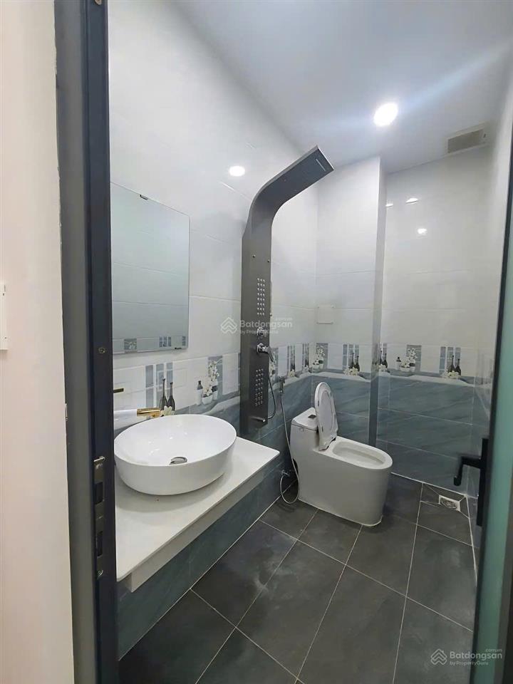 Cần cho thuê nhà góc 2 mặt tiền phan đăng lưu p.3 q.bình thạnh gần khúc giao lê văn duyệt.