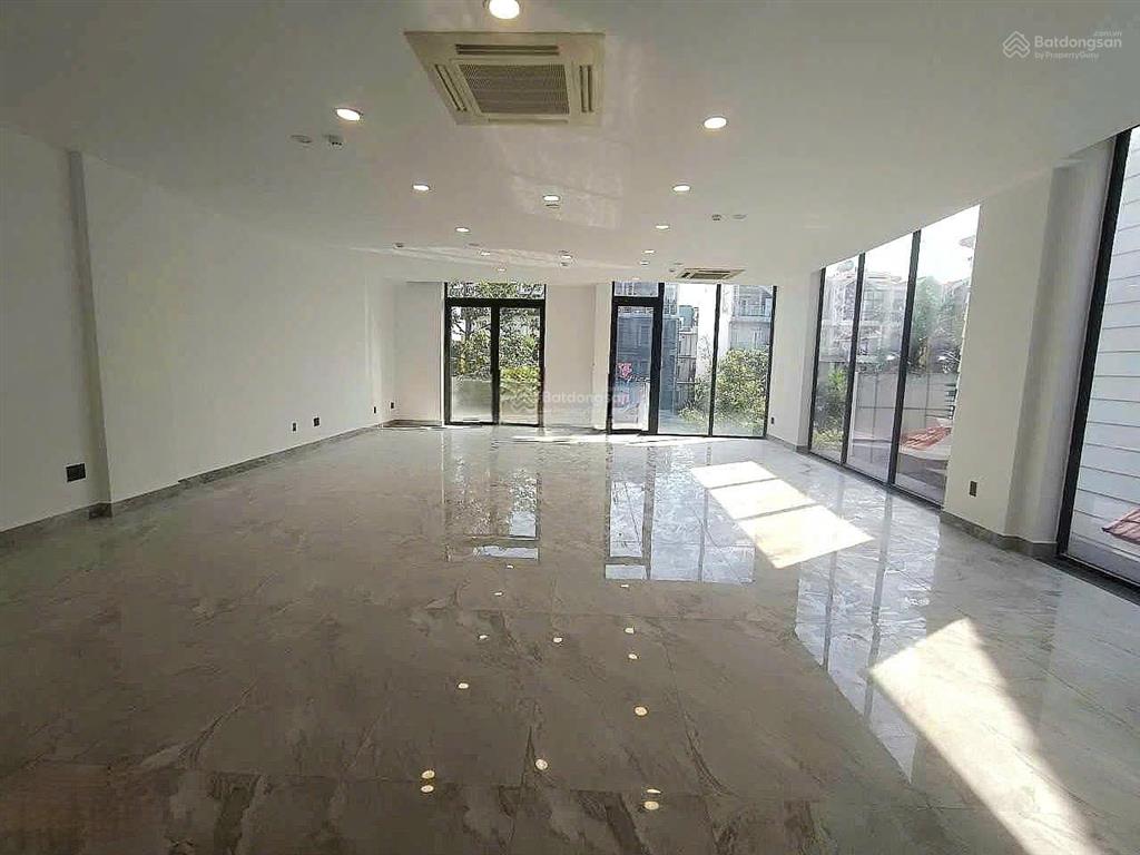 Cần cho thuê tòa nhà hẻm xe tải 78 ba vân p.14 q.tân bình.