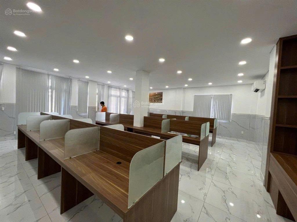 Cần cho thuê nhà mt 337b đường nguyễn thái bình p.12 q. tân bình