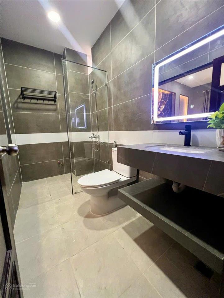 Cần cho thuê nhà mt 337b đường nguyễn thái bình p.12 q. tân bình