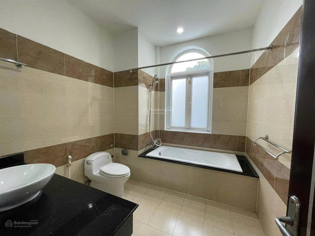 Cần cho thuê biệt thự hxt 5/3a nguyễn văn vĩnh p.4 q.tân bình sát bên nhà ga t3