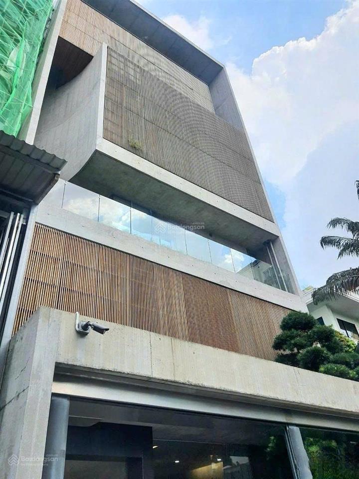 Cần cho thuê tòa nhà 29b yên thế p.4 q.tân bình gần khúc hồng hà