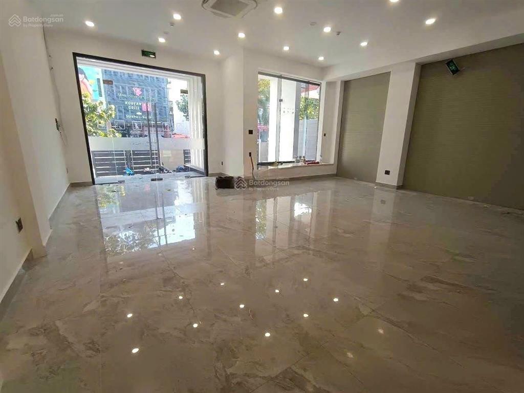 Cần cho thuê tòa nhà 29b yên thế p.4 q.tân bình gần khúc hồng hà