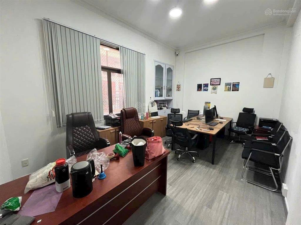 Cần cho thuê nhà góc 2mt đường hoa phượng p.2 q.phú nhuận gần nhà thi đấu rạch miễu