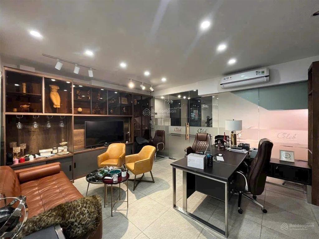 Cần cho thuê nhà góc 2mt đường hoa phượng p.2 q.phú nhuận gần nhà thi đấu rạch miễu
