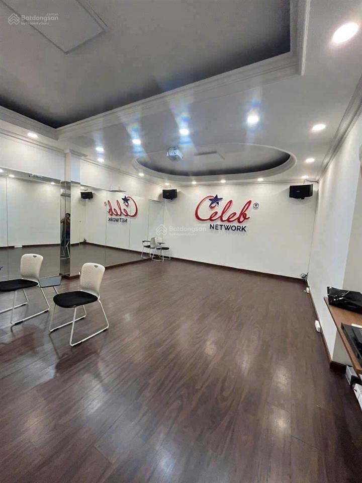 Cần cho thuê nhà góc 2mt đường hoa phượng p.2 q.phú nhuận gần nhà thi đấu rạch miễu