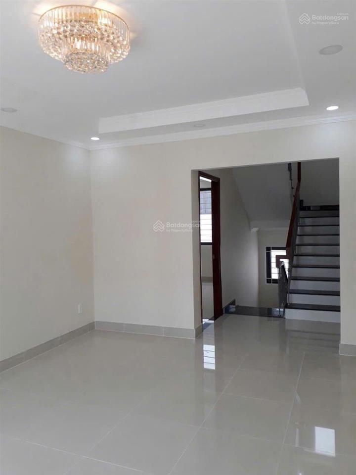 Cần cho thuê nhà 111f hoa lan p. 2 q. phú nhuận ngay phố ẩm thực phan xích long