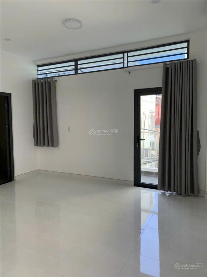 Cần cho thuê nhà 111f hoa lan p. 2 q. phú nhuận ngay phố ẩm thực phan xích long