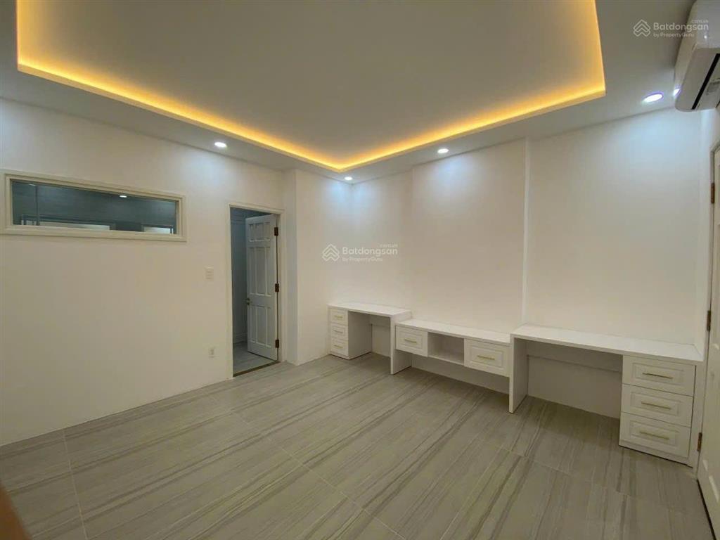 Cần cho thuê nhà mặt tiền 95b phổ quang p. 2 q. tân bình