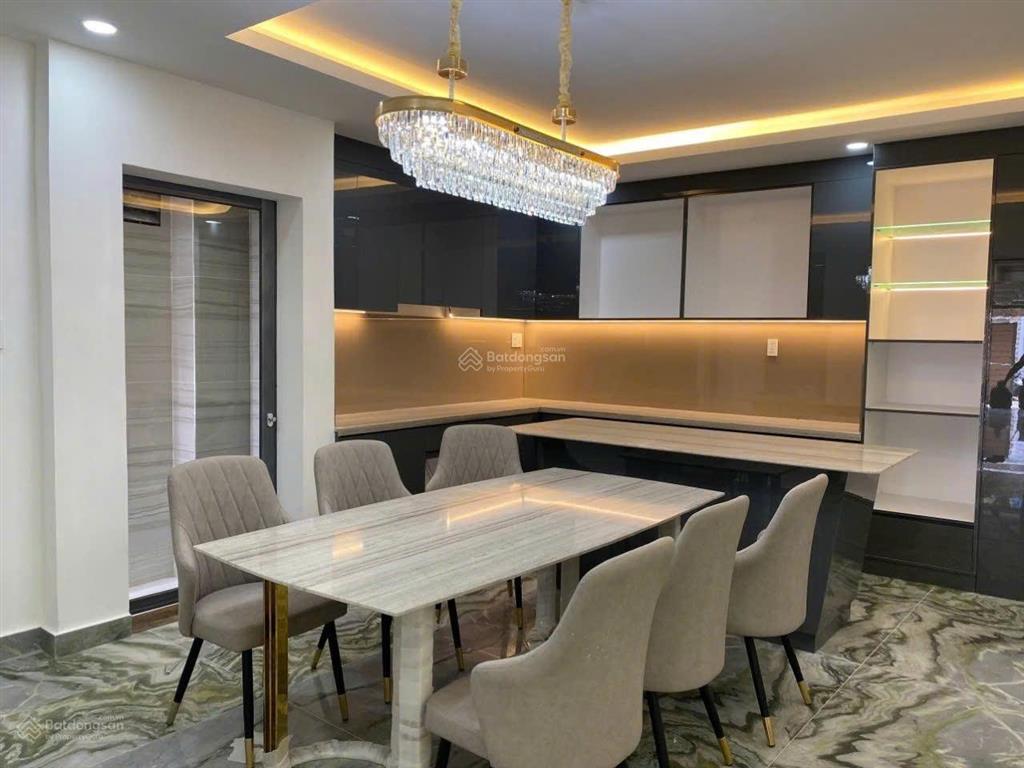 Cần cho thuê nhà mặt tiền 95b phổ quang p. 2 q. tân bình