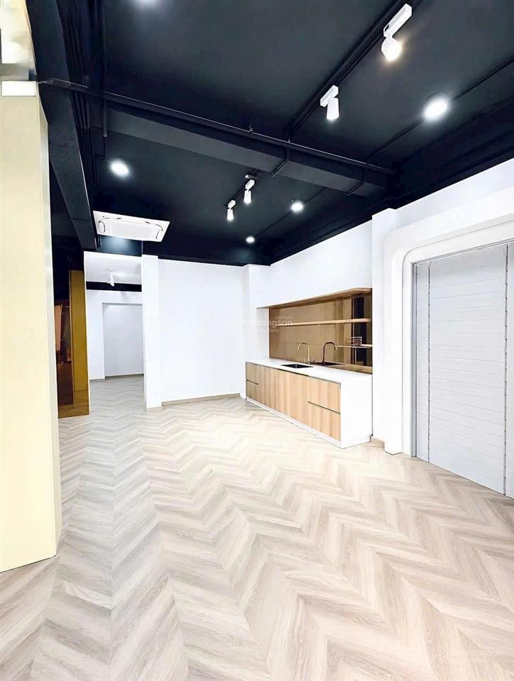 Cần cho thuê nhà góc 2mt 118b đường lê đại hành p.4 q.11