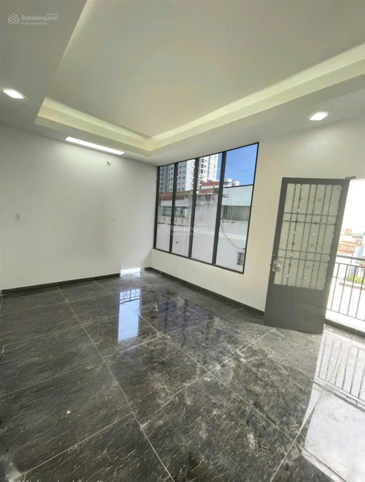 Cần cho thuê nhà mt 33b hoàng diệu p.10 q.phú nhuận thông ra lê văn sỹ