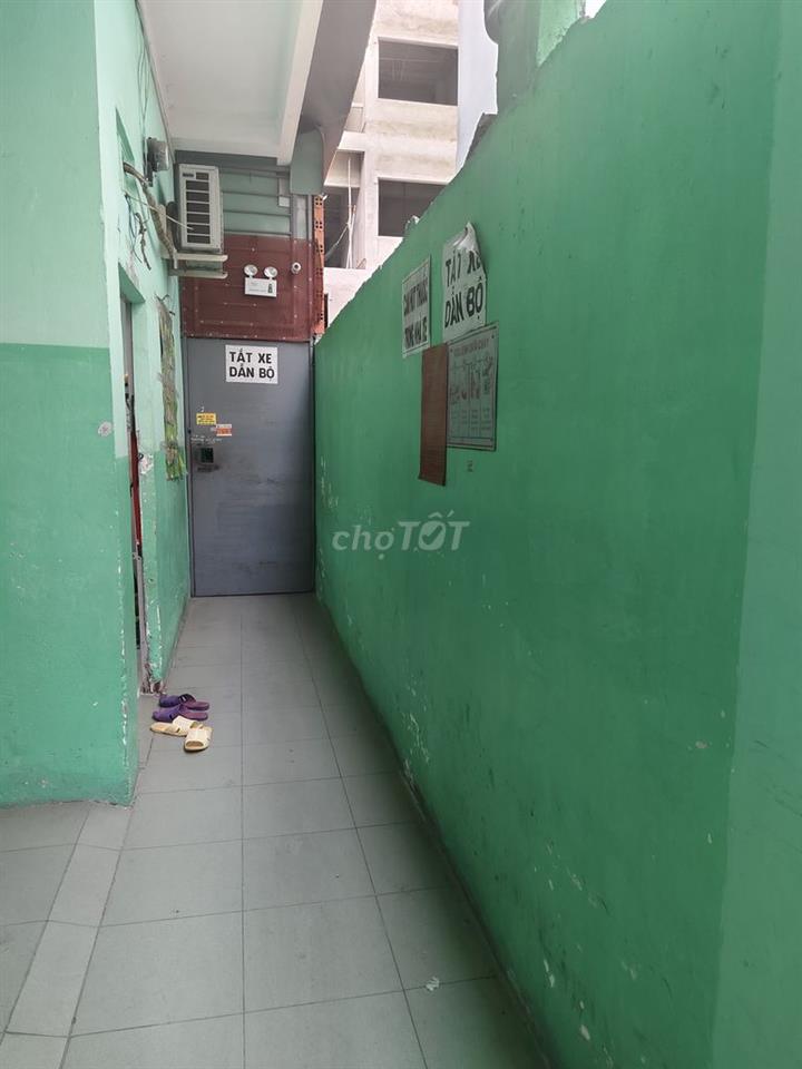 HOÀNG HOA THÁM-CỘNG HOÀ: Còn 1 phòng CÓ GÁC, WC RIÊNG, THOÁNG MÁT !!! 