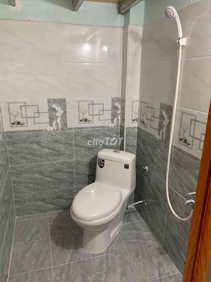 HOÀNG HOA THÁM-CỘNG HOÀ: Còn 1 phòng CÓ GÁC, WC RIÊNG, THOÁNG MÁT !!! 