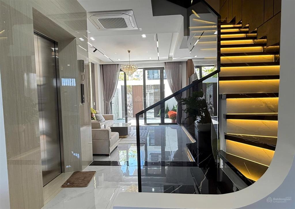 Nhà phố xây mới 100%, thiết kế hiện đại, nằm trên trục đường số 47 kđt mỹ gia gói 3 gần bệnh viện