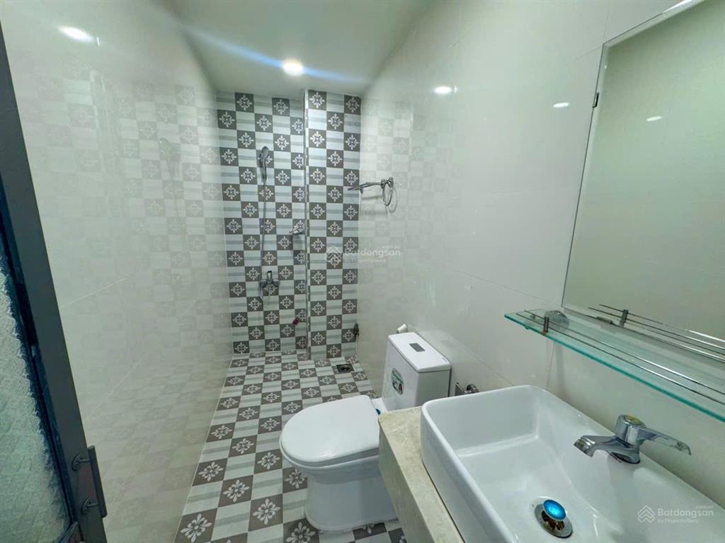 Bán nhà đẹp trung tâm thành phố hẻm xe máy đường tháp bà gần biển, gần khu vực ăn uống về đêm