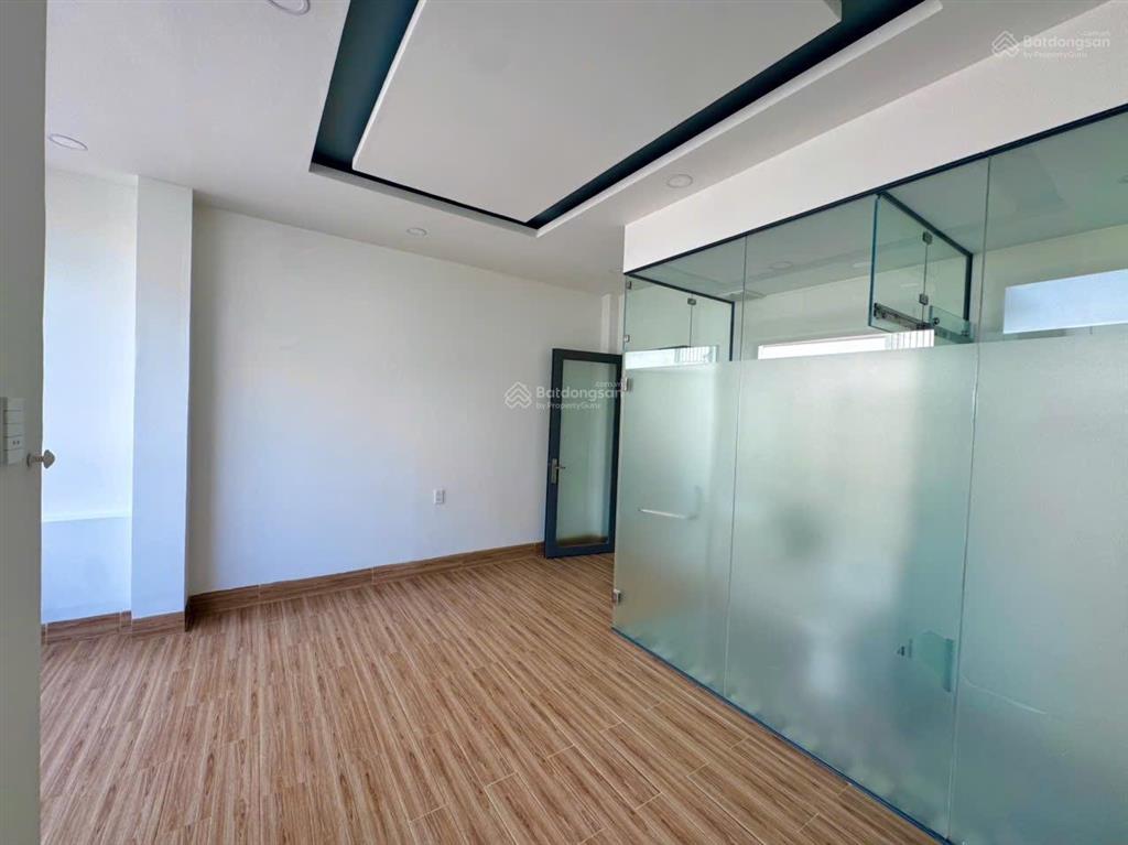 Bán nhà đẹp trung tâm thành phố hẻm xe máy đường tháp bà gần biển, gần khu vực ăn uống về đêm