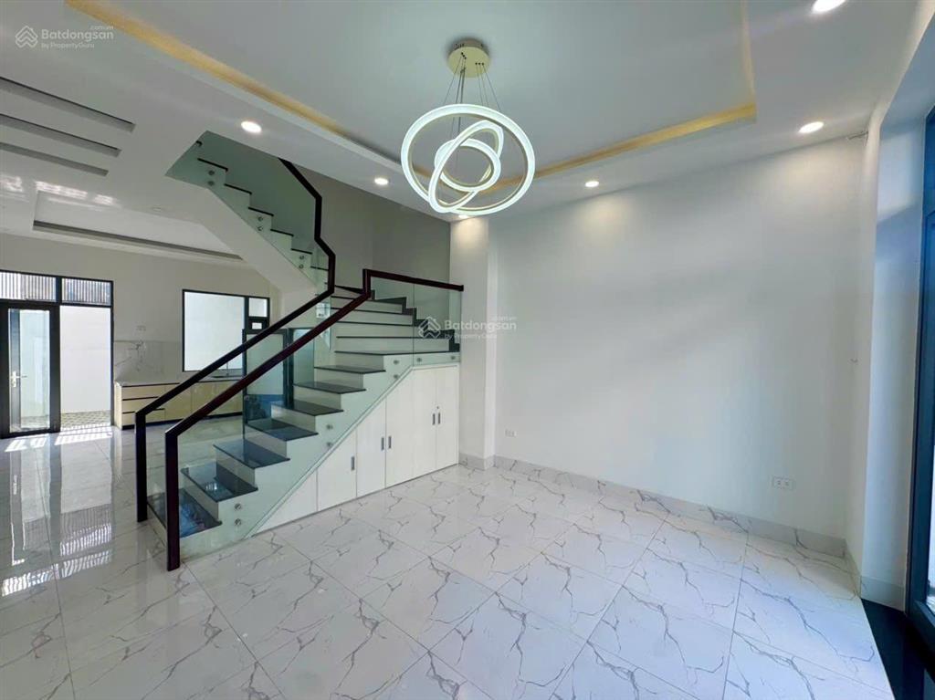 Bán nhà đẹp trung tâm thành phố hẻm xe máy đường tháp bà gần biển, gần khu vực ăn uống về đêm