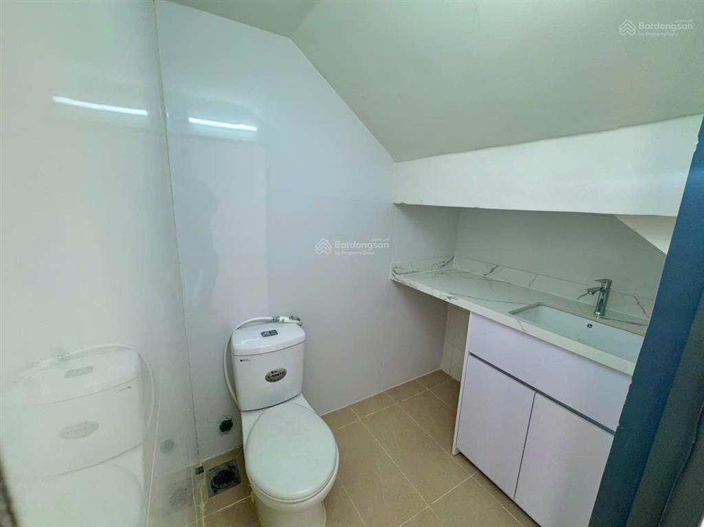 Bán nhà đẹp trung tâm thành phố hẻm xe máy đường tháp bà gần biển, gần khu vực ăn uống về đêm