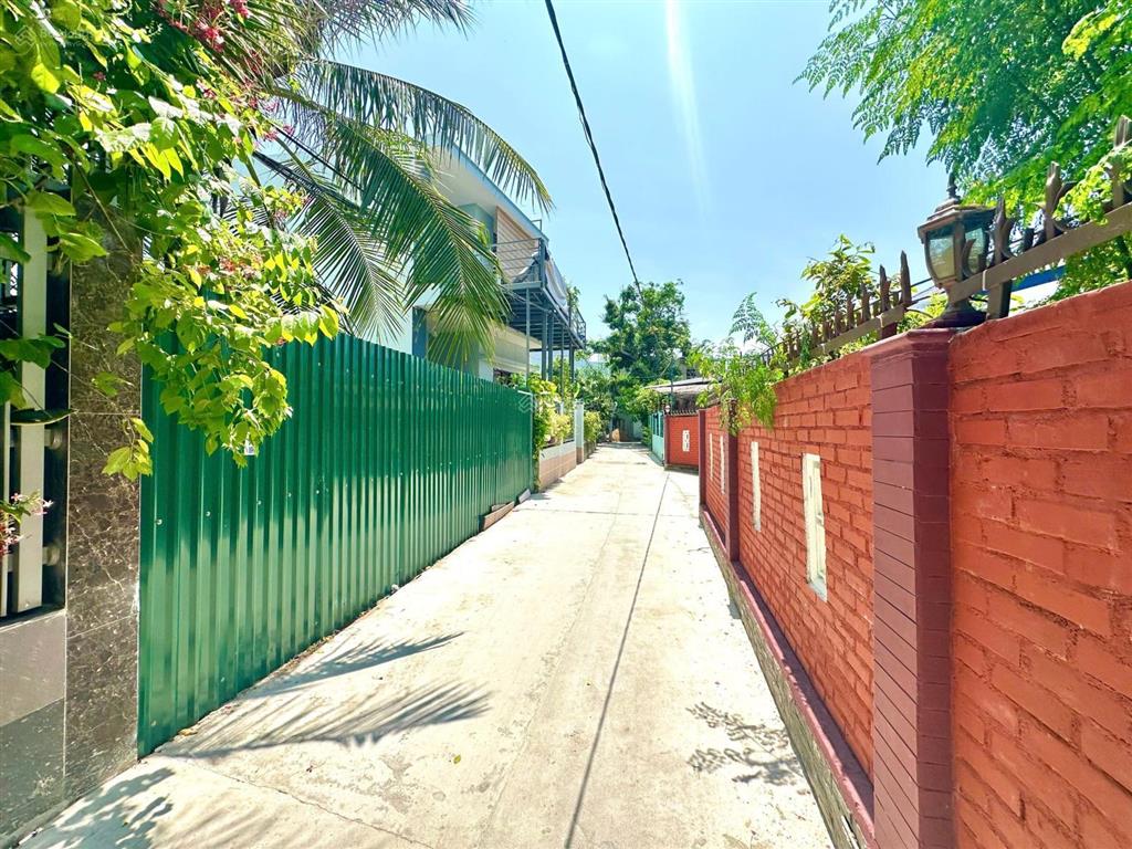 Bán lô đất đẹp hẻm ô tô thông, ngang 7m, cách đường chính vĩnh thái 80m