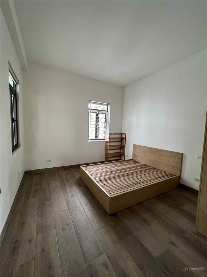 Cho thuê biệt thự 100m2, nằm trong khu đô thị việt hưng, hệ thống cây xanh, yên tĩnh