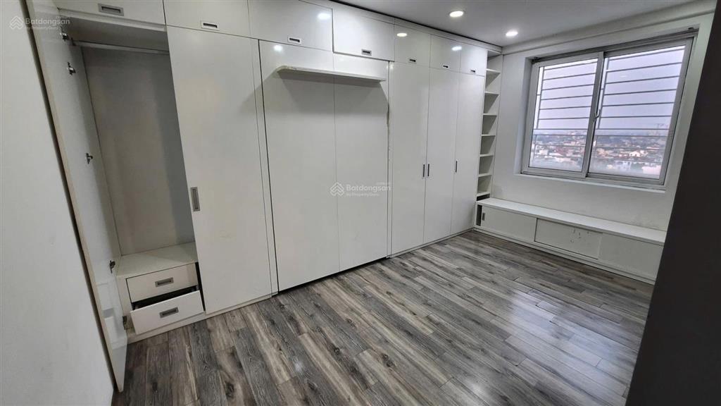 Bán căn hộ 96,5m2 ct9, kđt việt hưng, 5,8tỷ