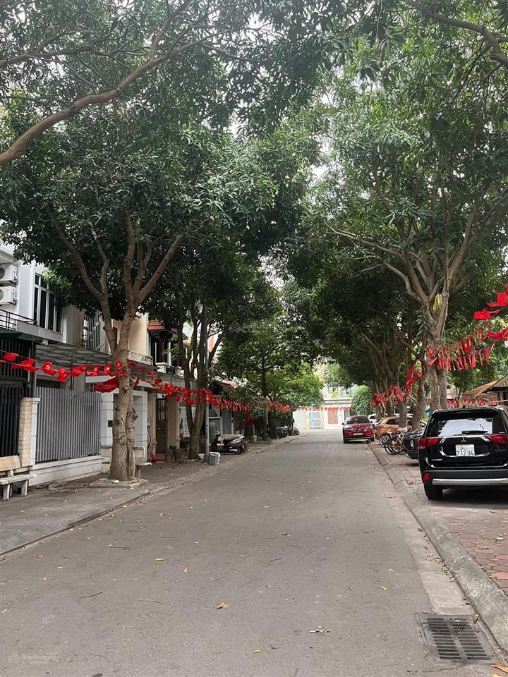 Cho thuê biệt thự 100m2, kđt việt hưng, long biên